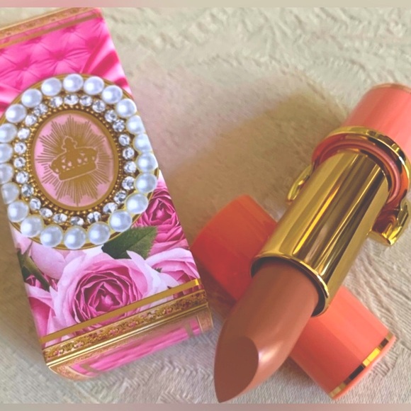 Pat McGrath Labs Satinallure Lipstick- Nude Fantasia 648 - Picture 10 of 14